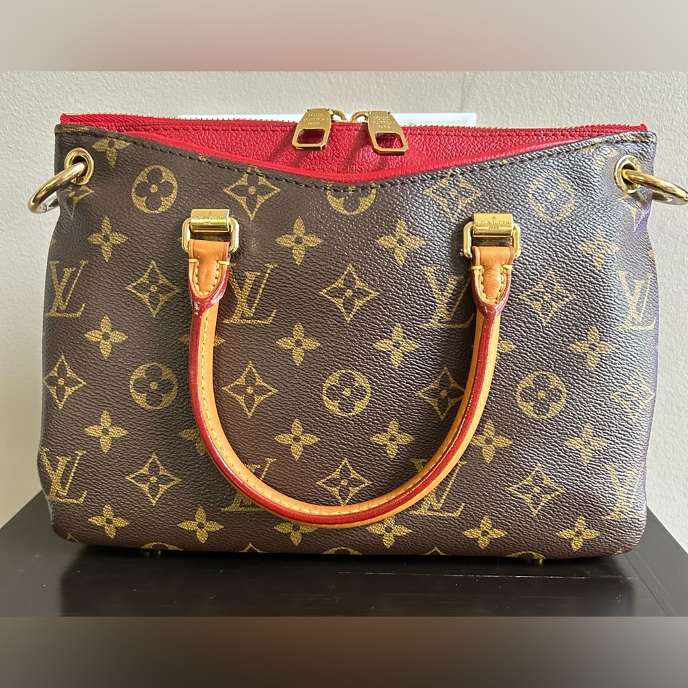 **SOLD** 💯% LOUIS VUITTON Pallas BB - EUC - Picture 4 of 13
